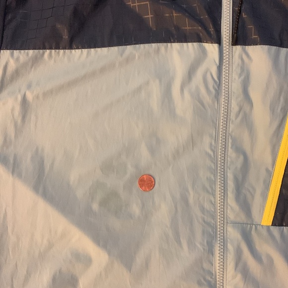 Gently used Nike windbreaker with hood - Size 2XL - Picture 3 of 12